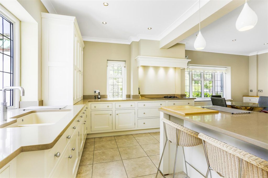 Property photo 3 of 54 1712397654 - 19.Jpg
