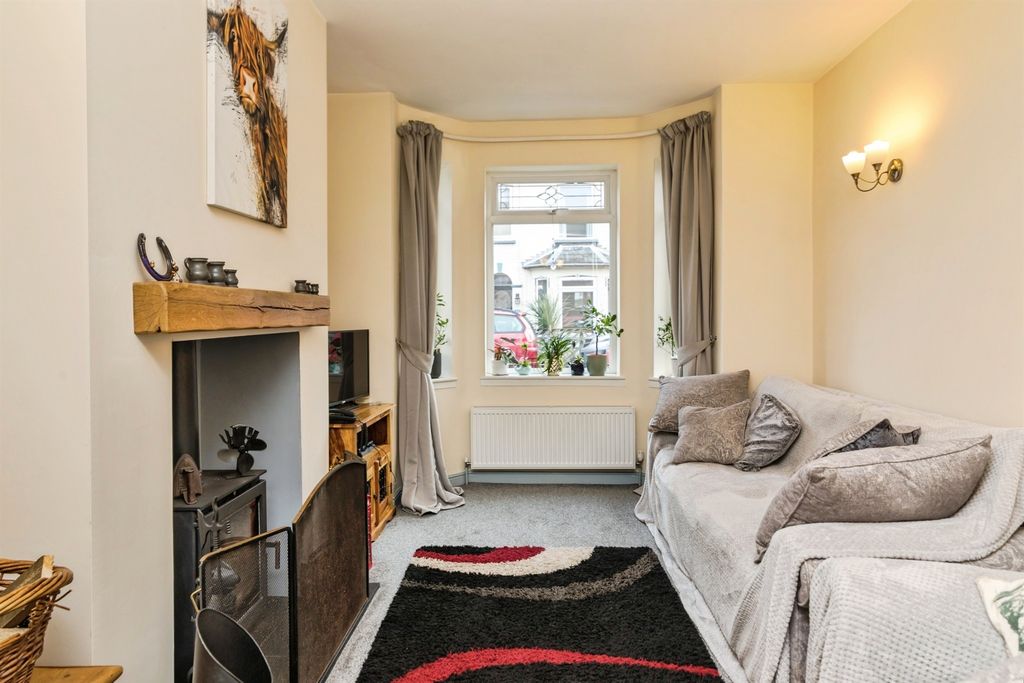 Property photo 3 of 20