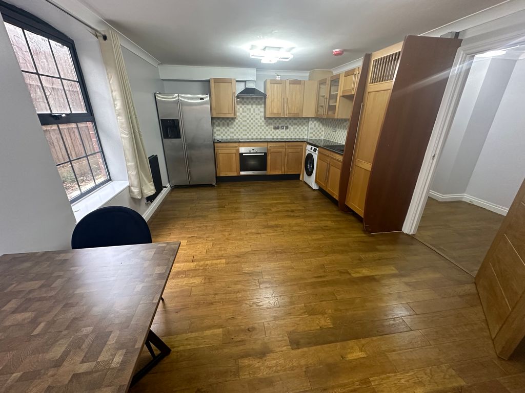 Property photo 2 of 10 Image