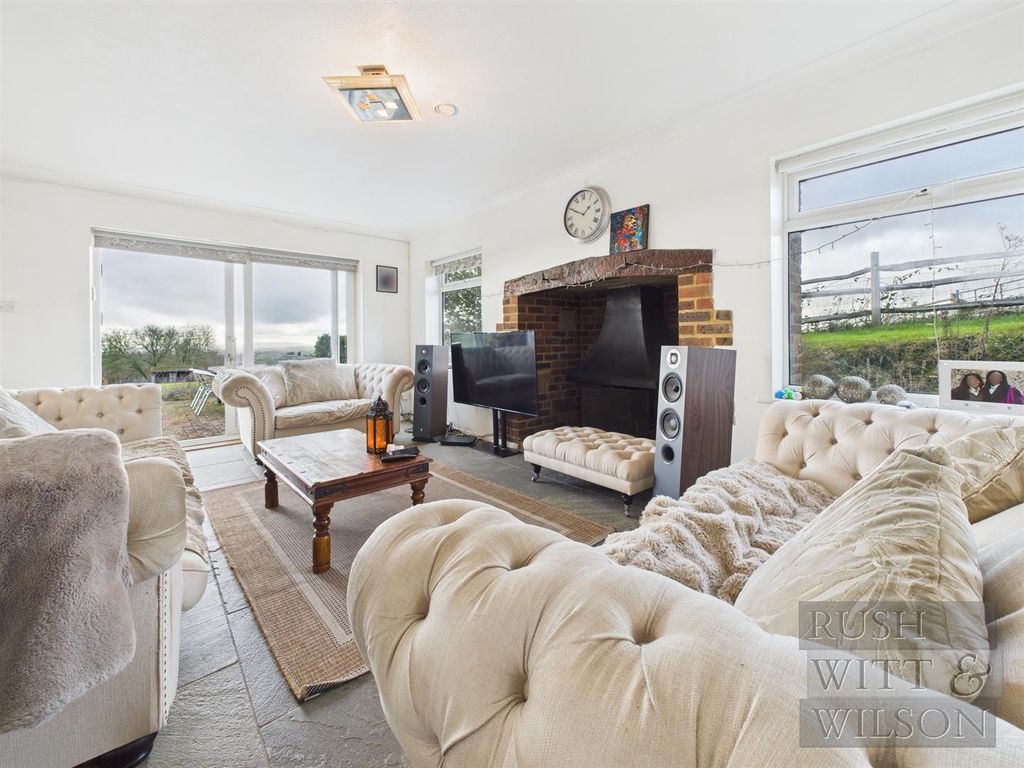 Property photo 2 of 50