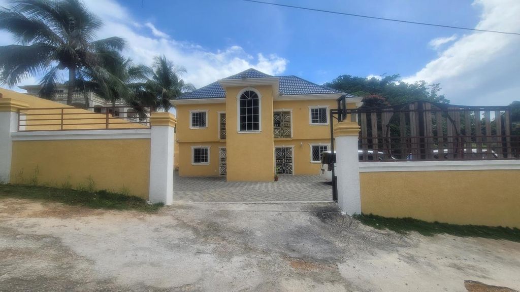 Property photo 1 of 35