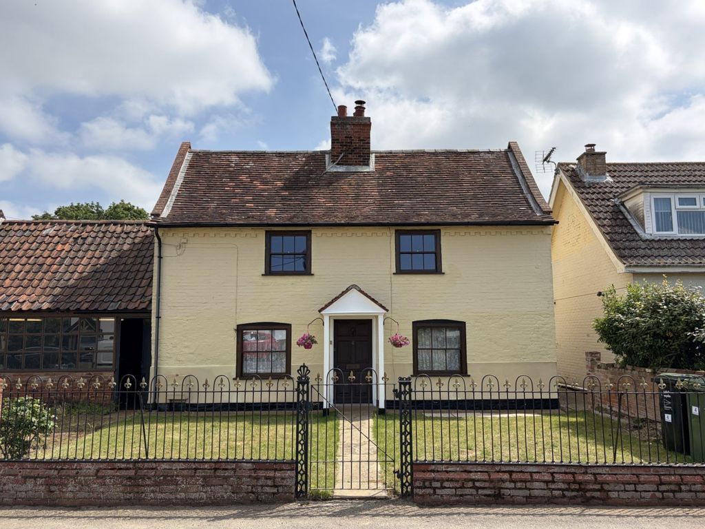 Property photo 1 of 24 3 Bedroom Cottage For Sale - Bucklesham Road, Kirton - Wainwrights
