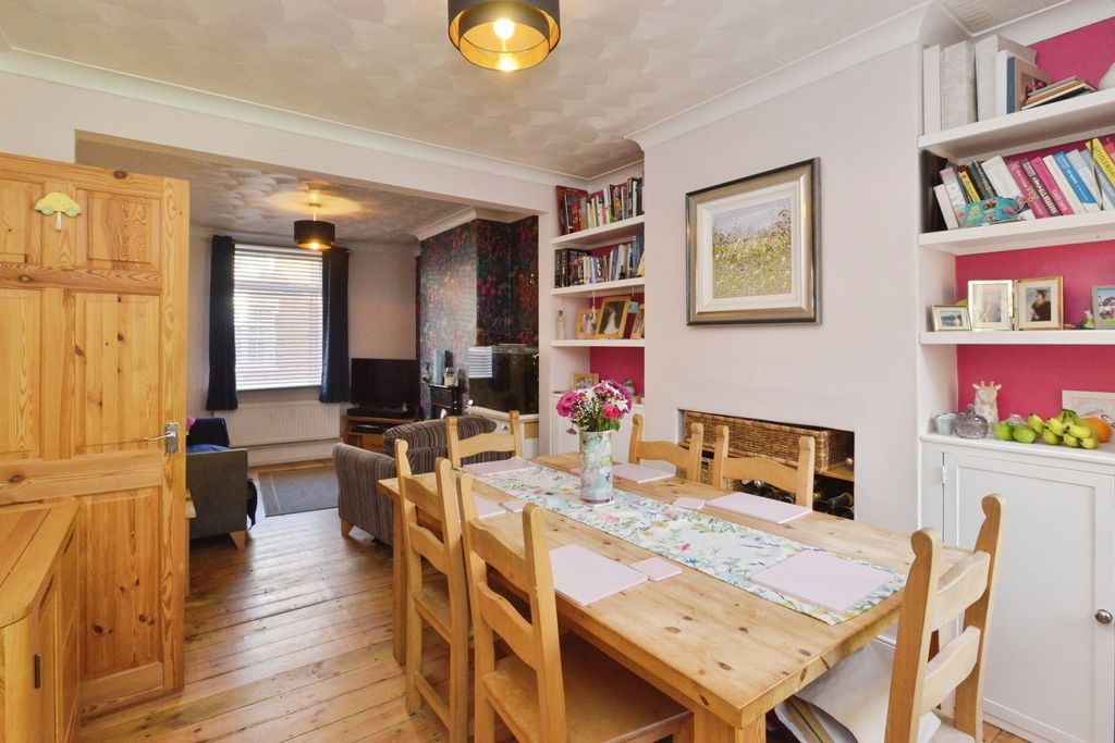 Property photo 2 of 15 Pbox-Img.Jpg