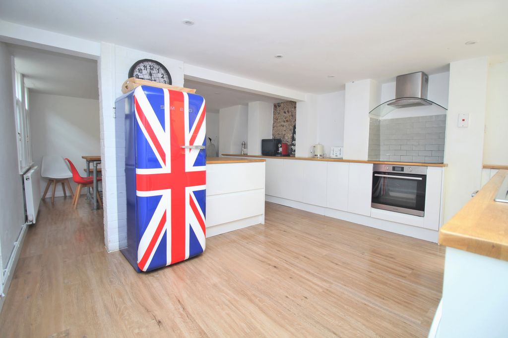 Property photo 3 of 31 16