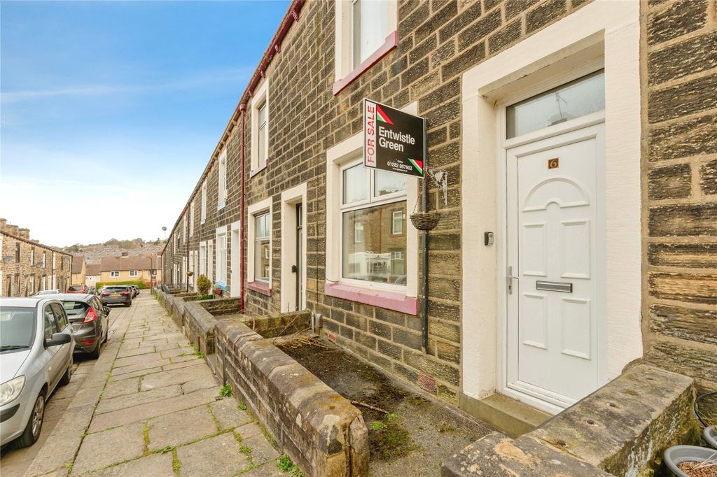 Property photo 2 of 17 Picture No. 33