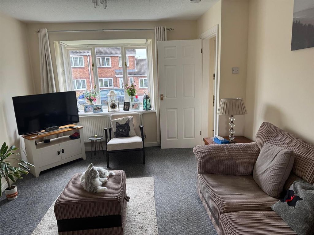 Property photo 2 of 10 E147ce38-F2Ca-4c30-8012-6B7133d8A685.Jpg