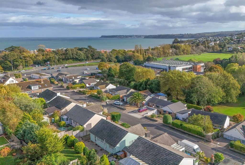 Property photo 2 of 9