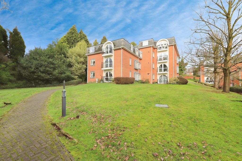 Property photo 1 of 17