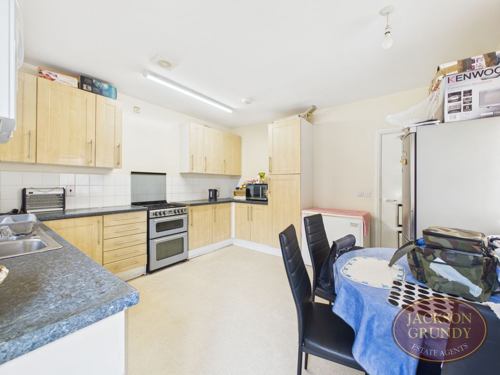 Property photo 3 of 12 Bradlaugh Crescent