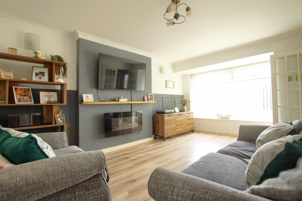Property photo 3 of 10 lg4.Jpg