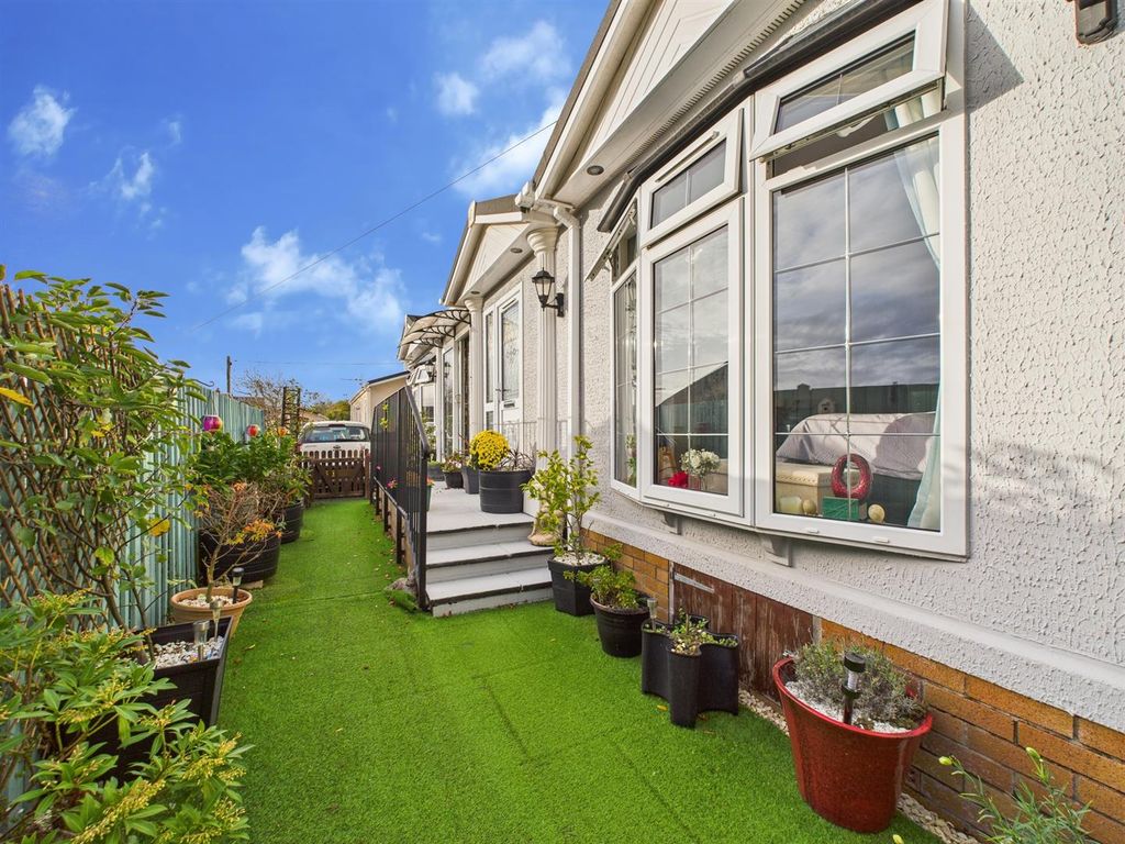 Property photo 2 of 11 Cam02742G0-Pr0069-Still005.Jpg