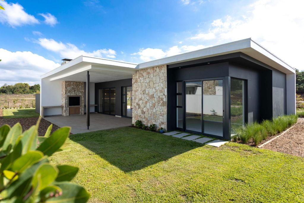 Property photo 1 of 28 1Pm1719536