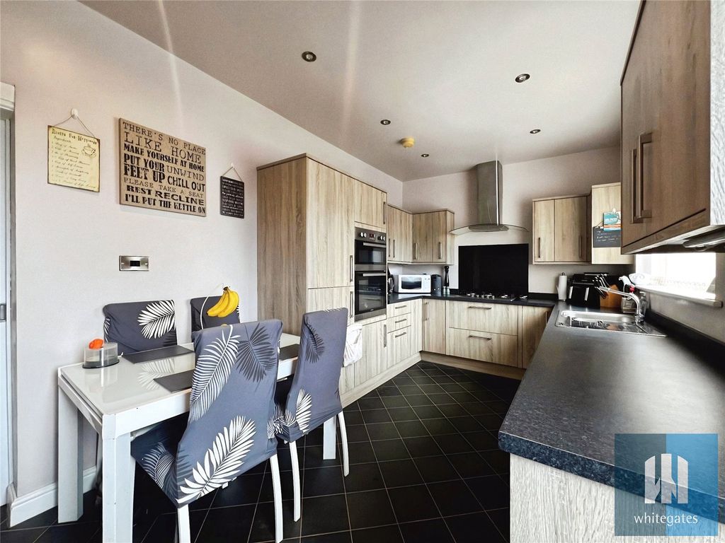 Property photo 2 of 15 Picture No. 14