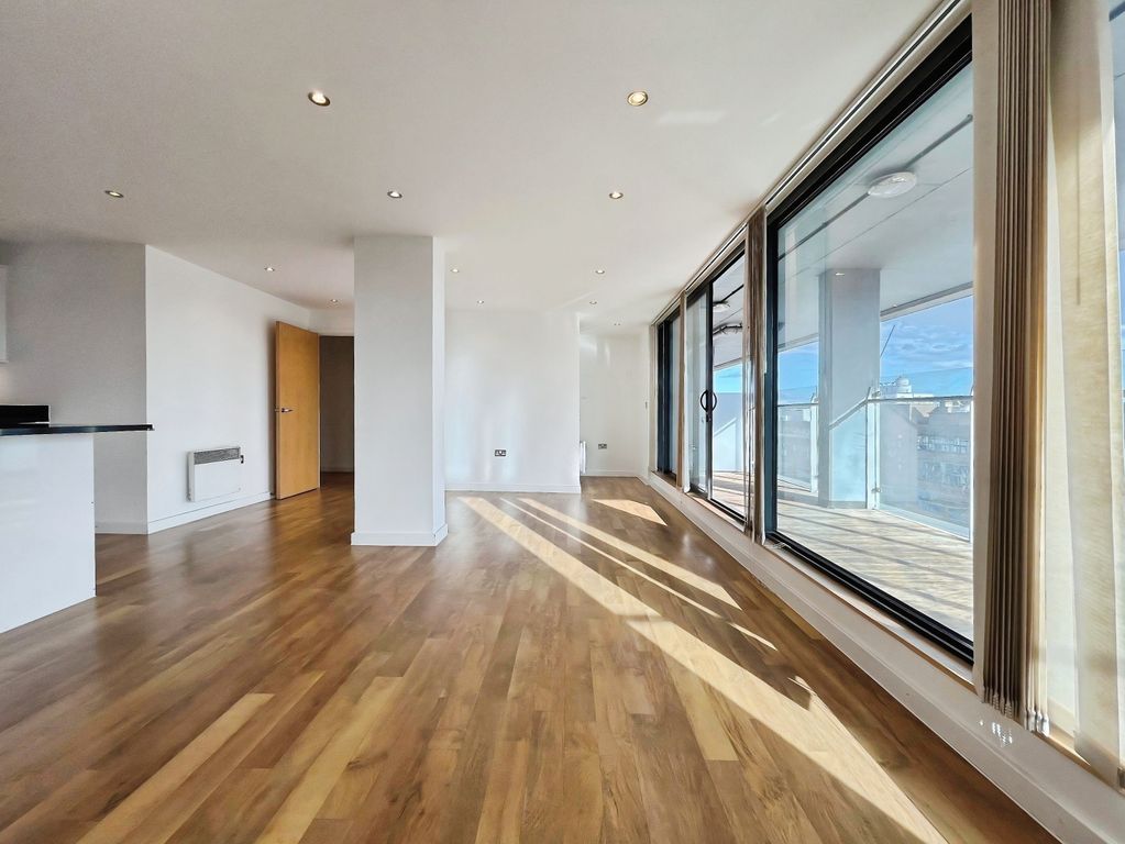 Property photo 2 of 12 Living Space