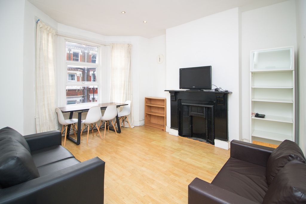 Property photo 2 of 9