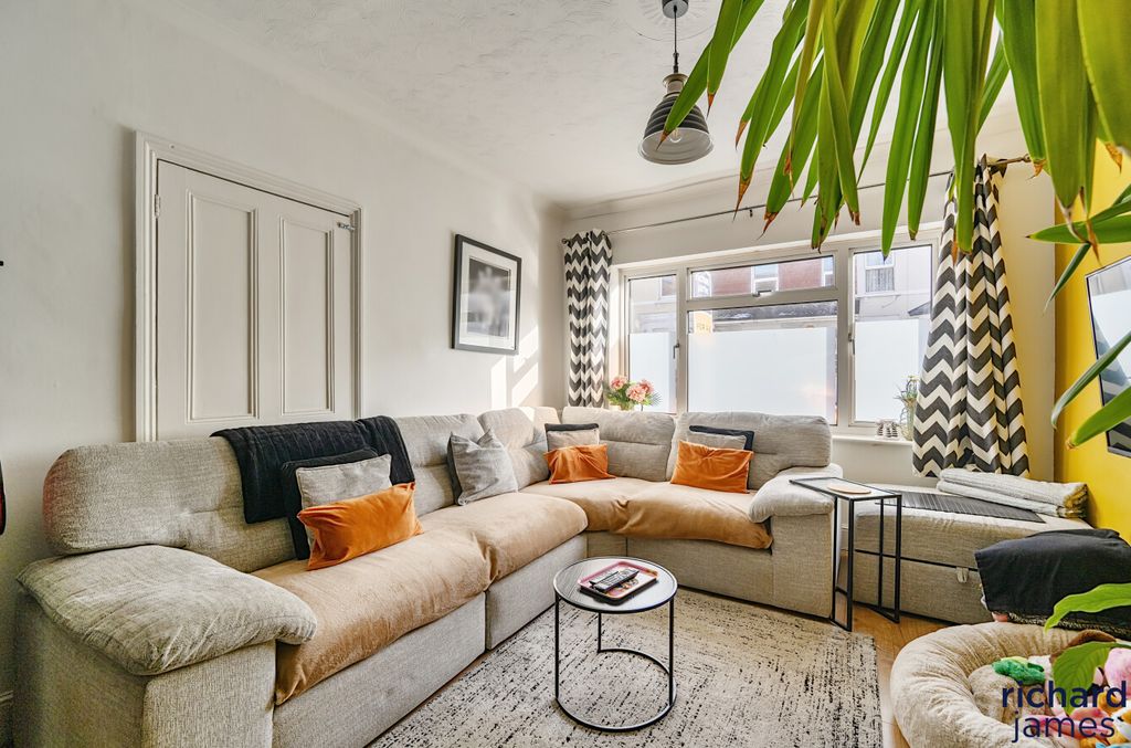 Property photo 2 of 20 4F81F9c4F1c141c78Bb533B27Bf2Ac30