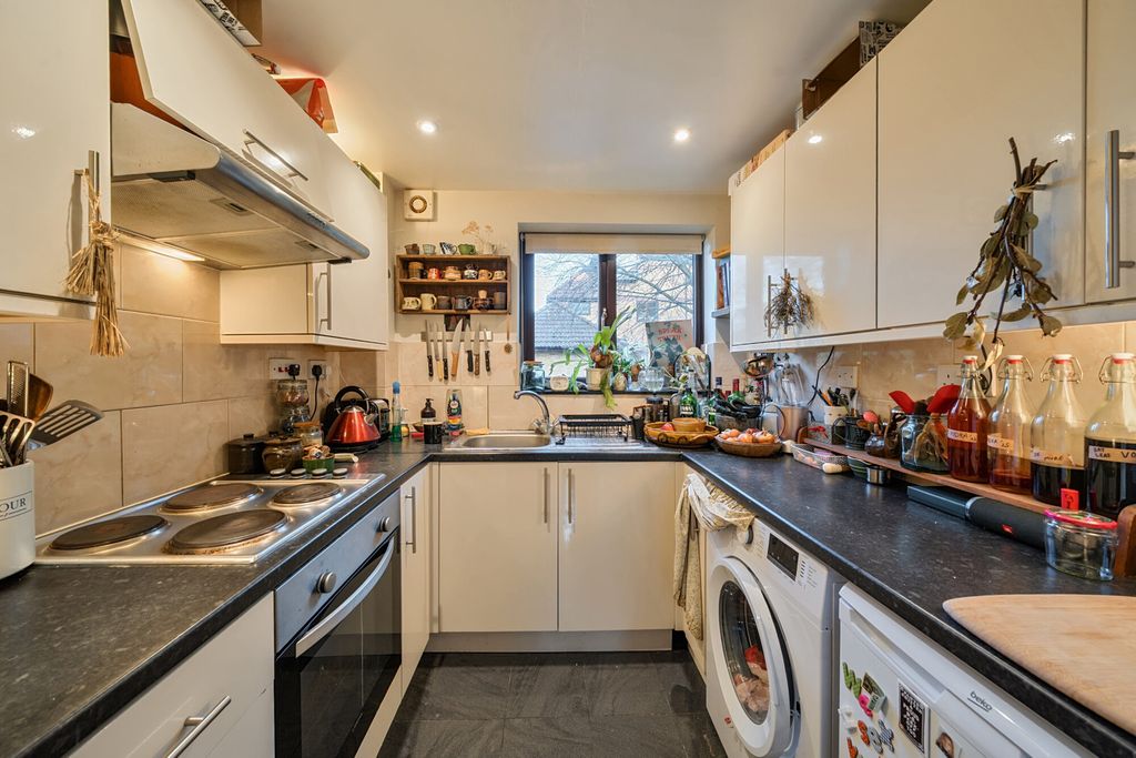 Property photo 2 of 13 Kitchen