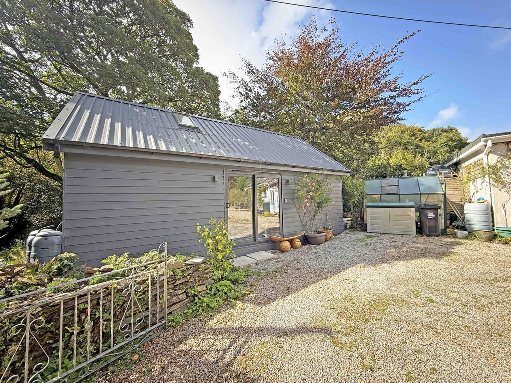 Property photo 2 of 16 Photo 2