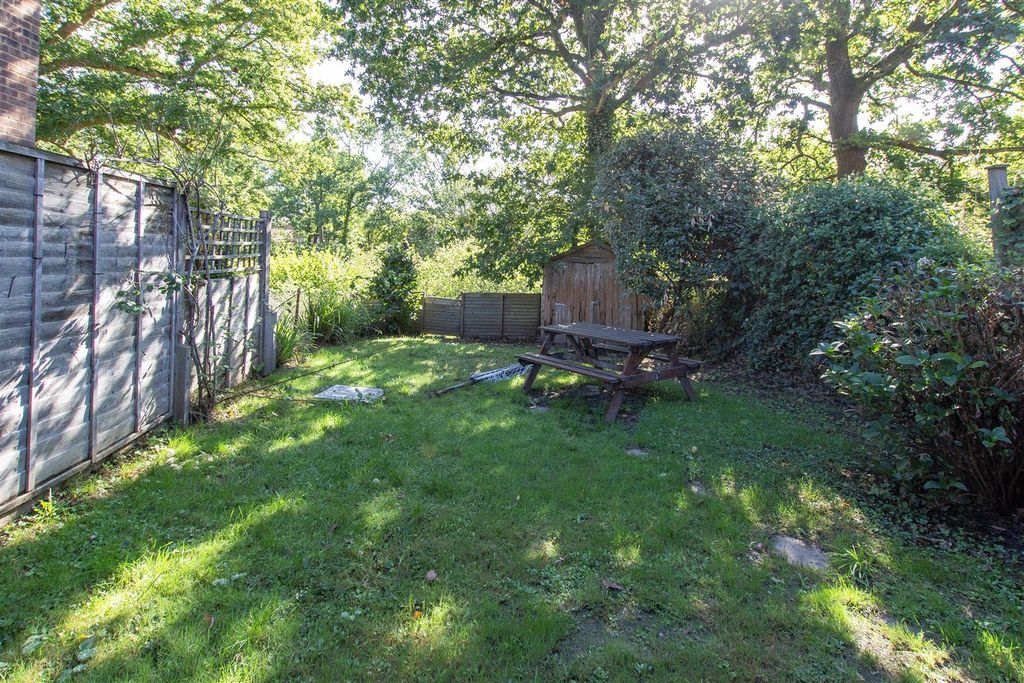 Property photo 3 of 12 Garden.Jpg