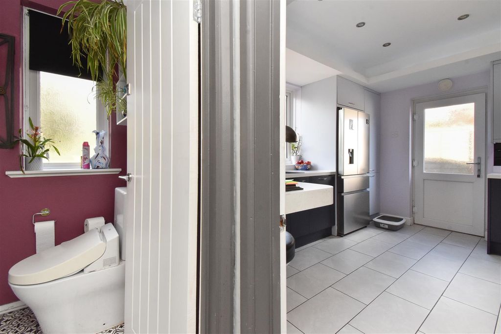 Additional image 13 of 4 bed detached bungalow for saleMoscow Road, Hastings TN35