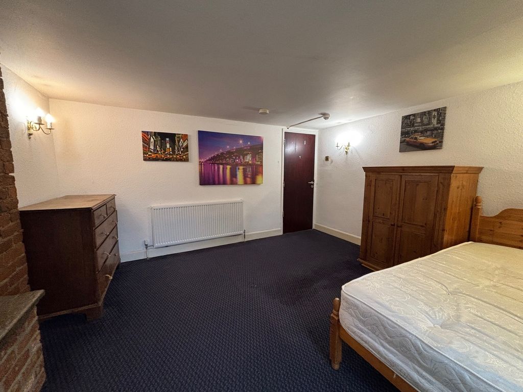 Property photo 3 of 6