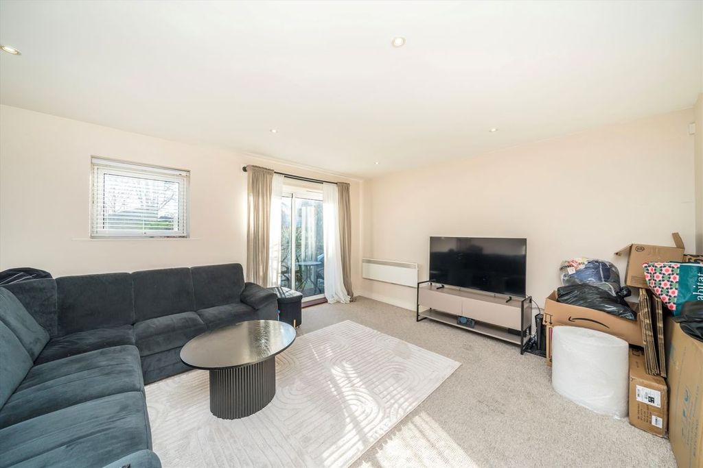 Property photo 2 of 6