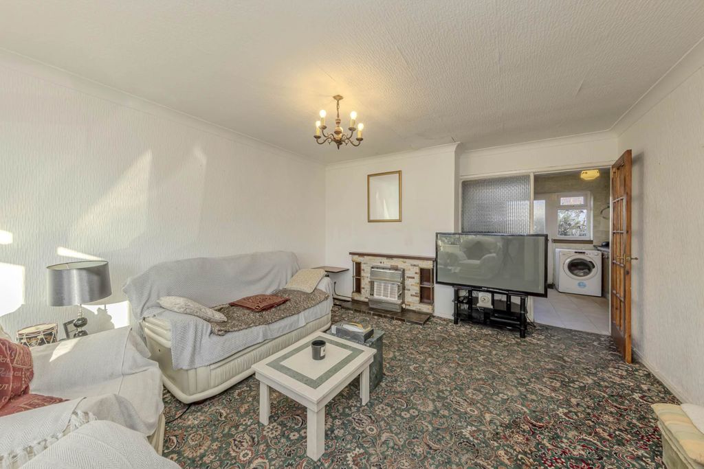 Property photo 2 of 20