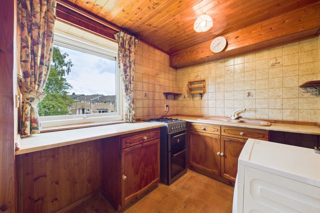 Property photo 3 of 13 Kitchen