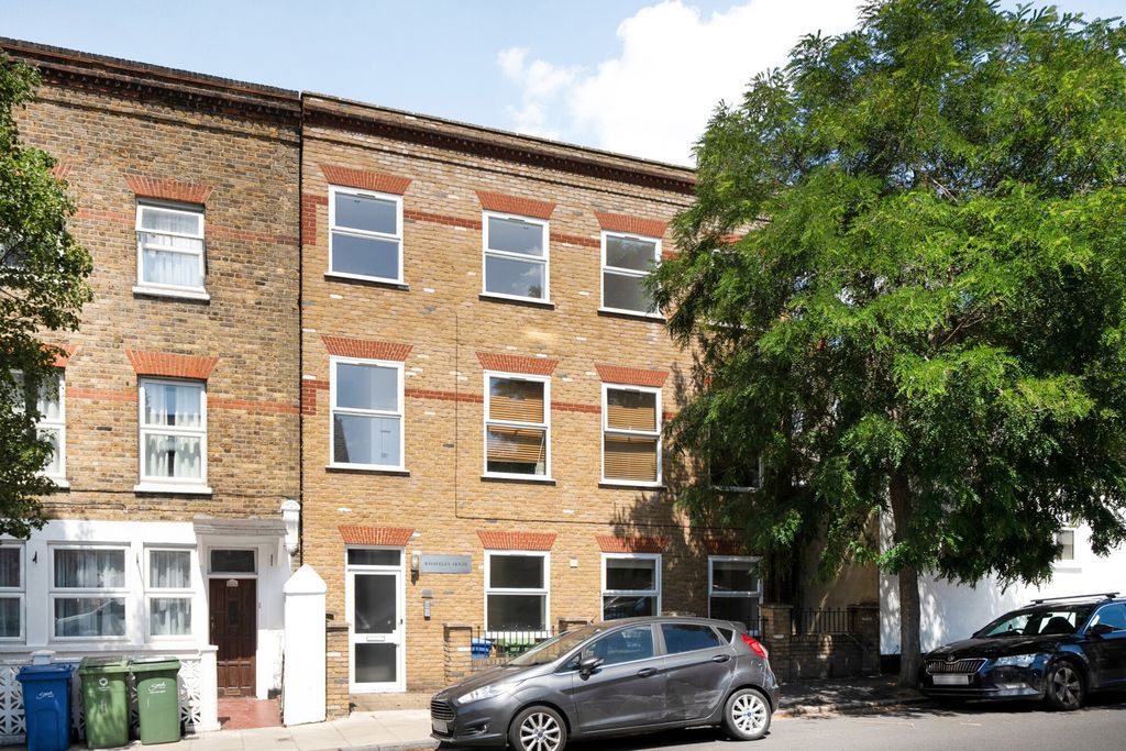 Property photo 1 of 11 1318129-16-68628c...