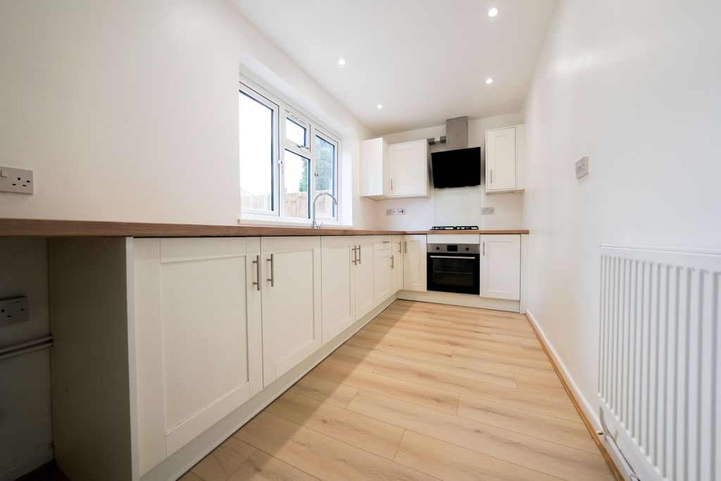 Property photo 3 of 16 Dsc01013