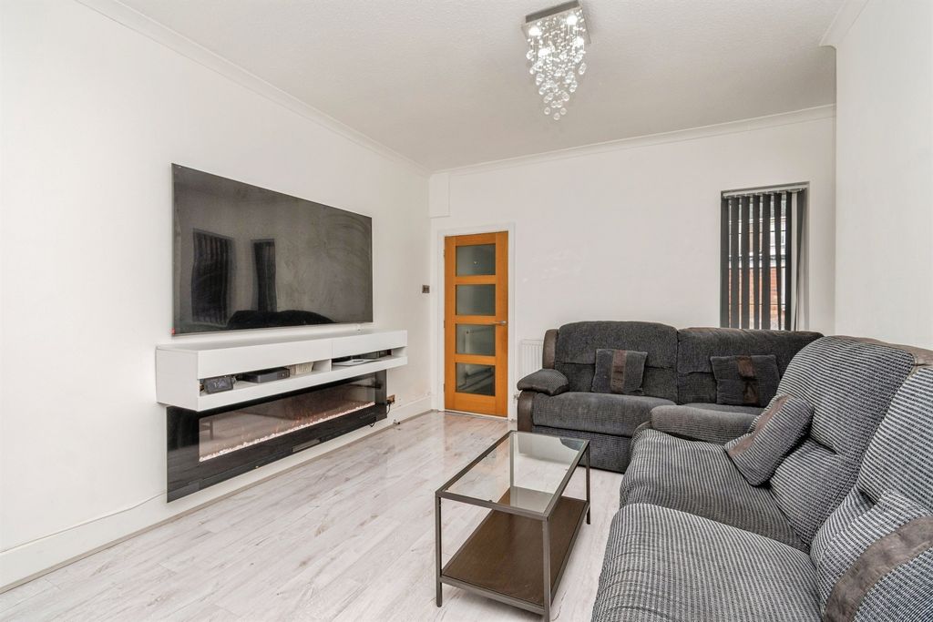 Property photo 2 of 23