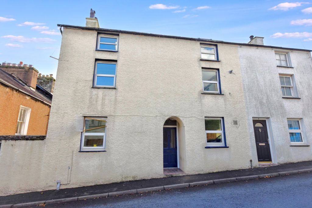 Property photo 1 of 17