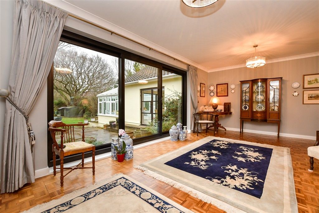 Property photo 3 of 22 Lounge