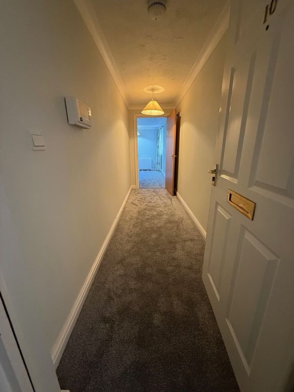 Property photo 2 of 12 Entrance Hall