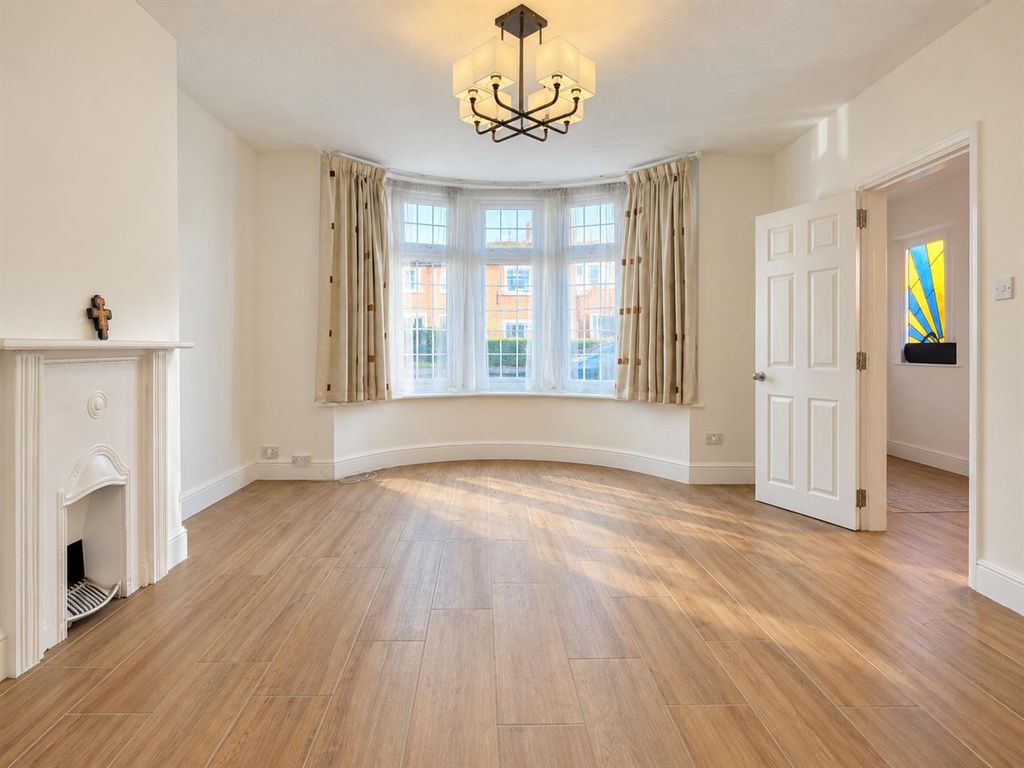 Property photo 3 of 21 14.Png