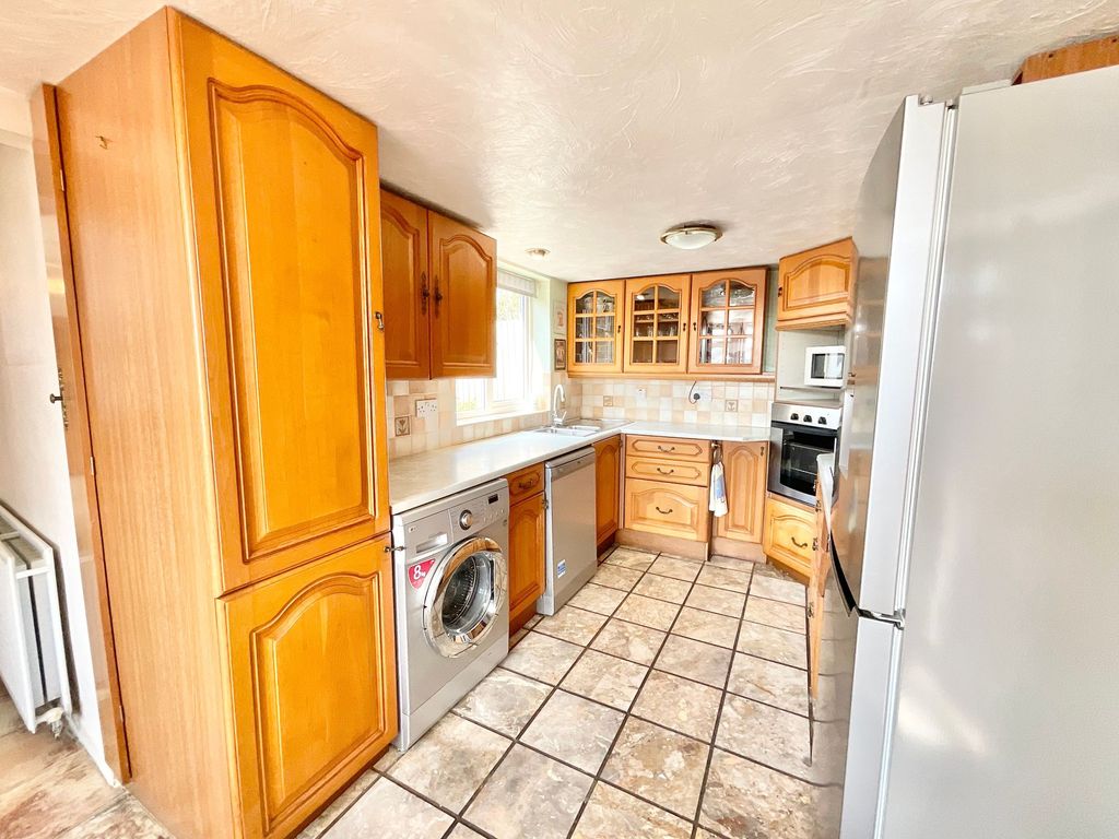 Property photo 2 of 24