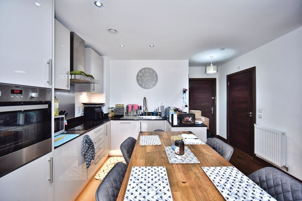 Property photo 3 of 16 Pbox-Img.Jpg