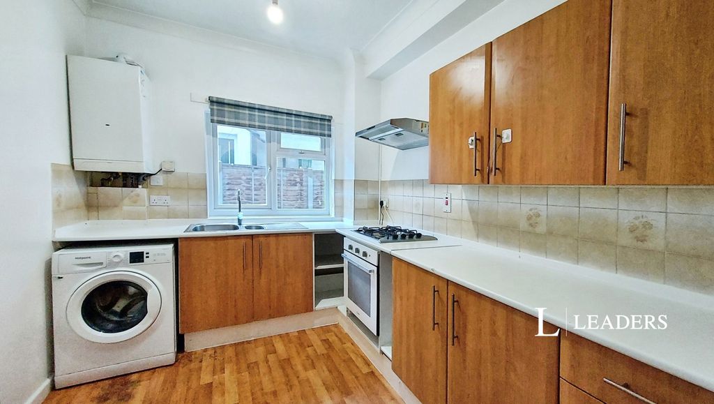 Property photo 3 of 6 Kitchen