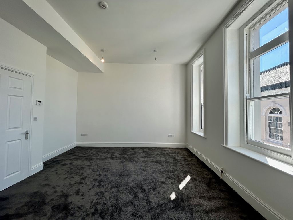 Property photo 2 of 9 Image