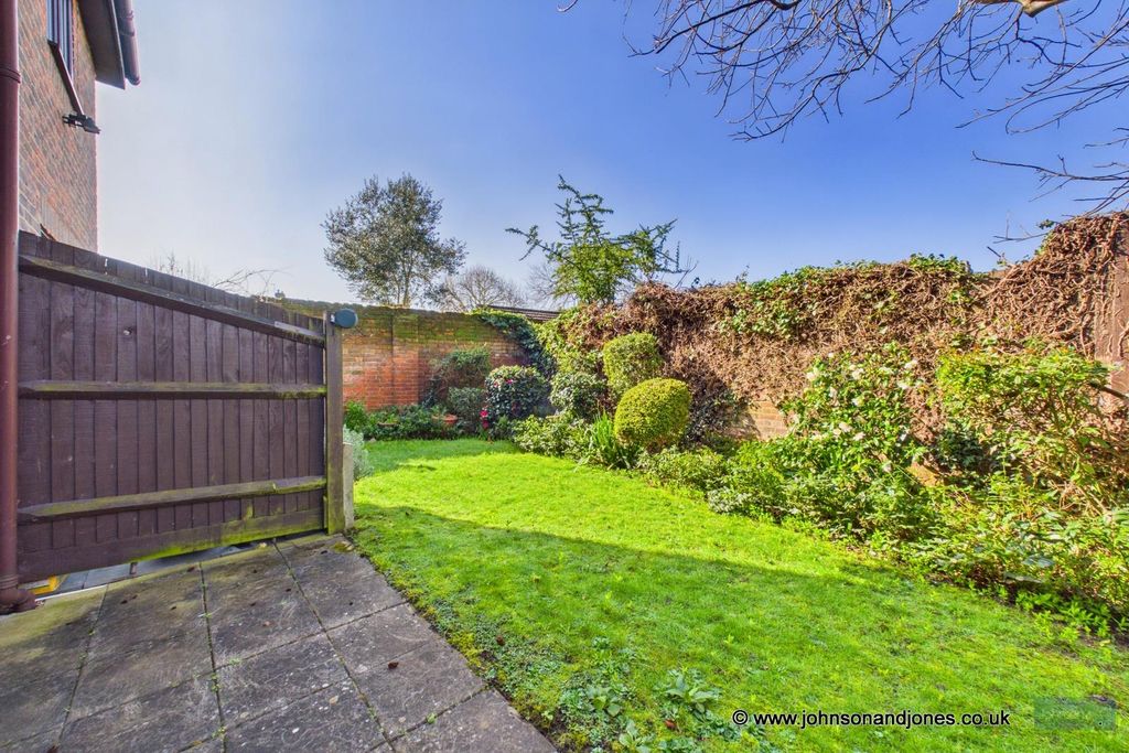 Property photo 2 of 14 2 Garden.Jpg