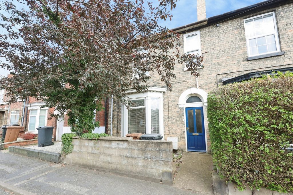 Property photo 2 of 12 6113891