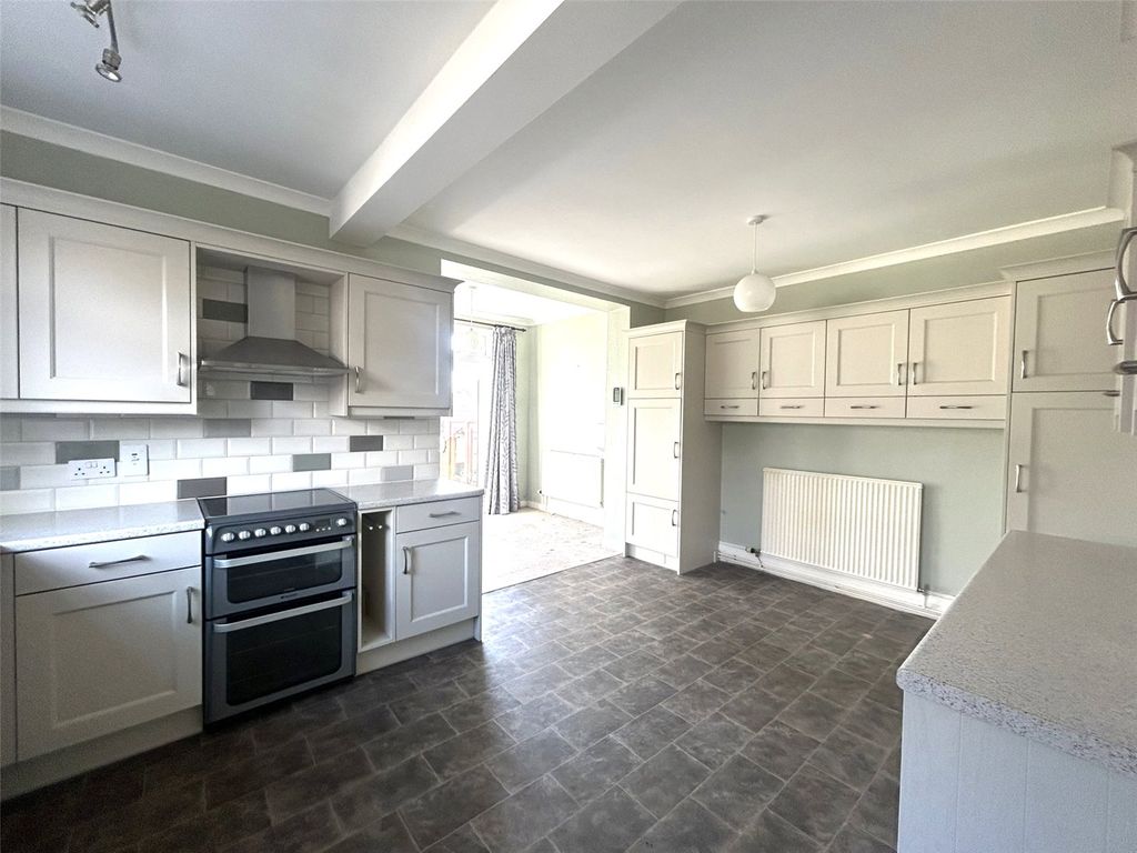 Property photo 2 of 26 Picture No. 29