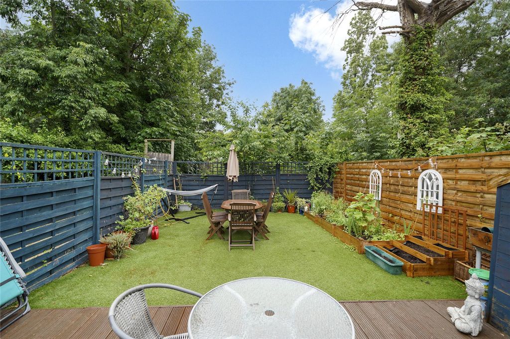 Property photo 3 of 19 Picture No. 17