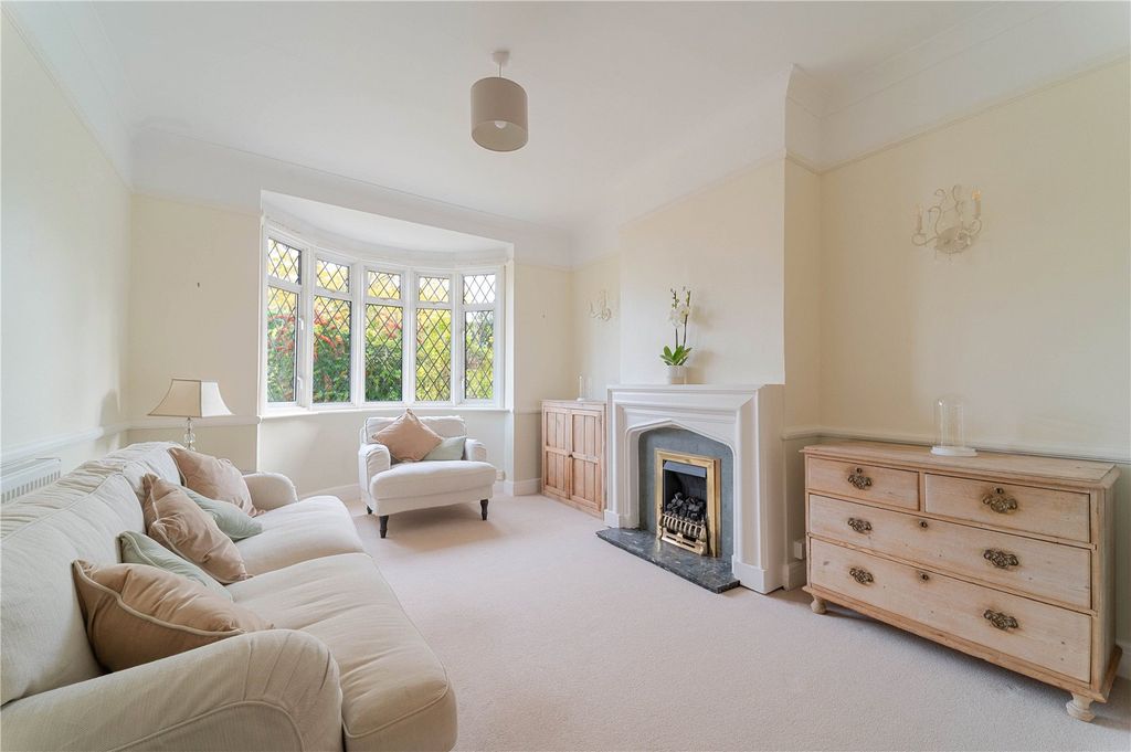 Property photo 2 of 11 Sitting Room