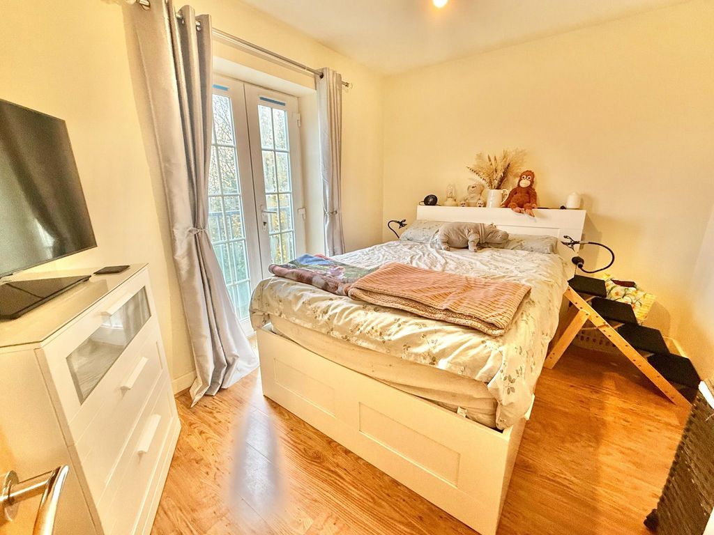 Additional image 6 of 2 bed flat for saleDonnington Court, Dudley DY1