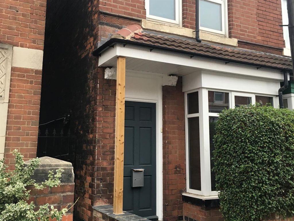 Property photo 1 of 11 33-Exeter-Road-8-160