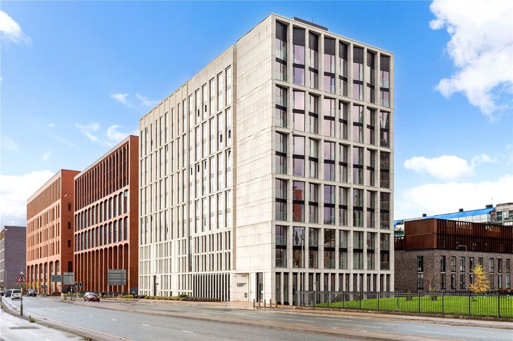 Property photo 1 of 11 External