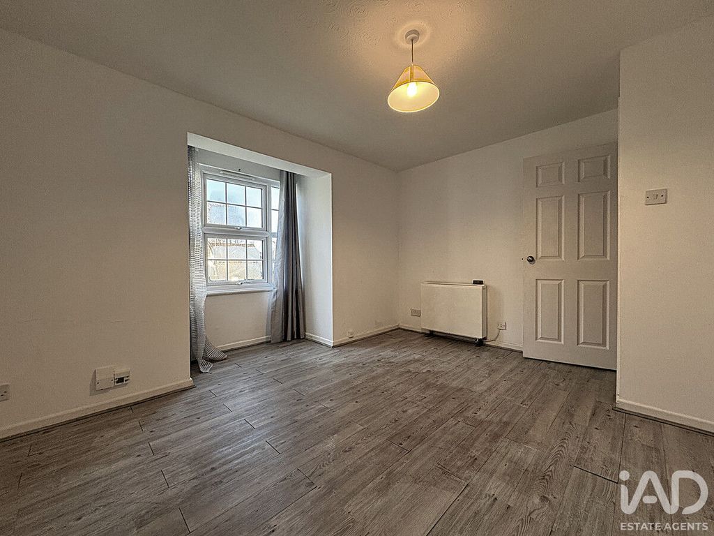 Property photo 2 of 5