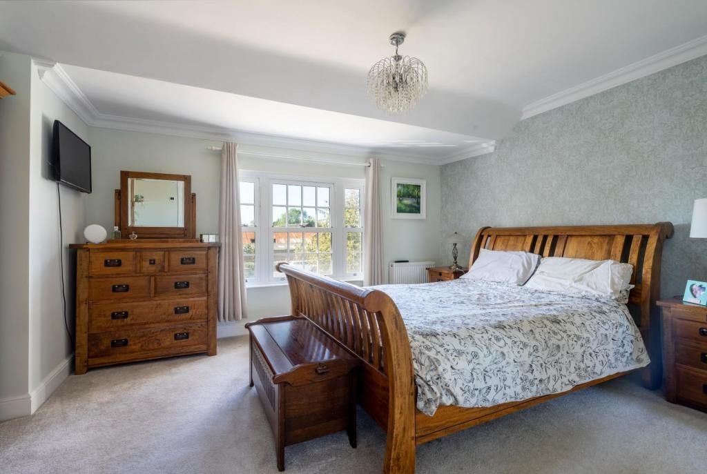 Property photo 1 of 3