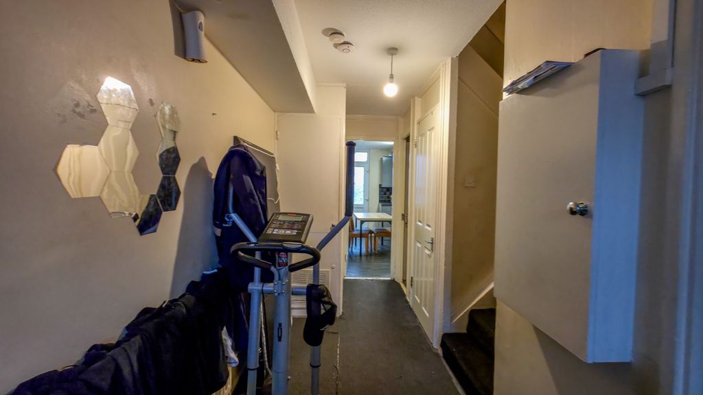 Property photo 2 of 20 20251129_132446